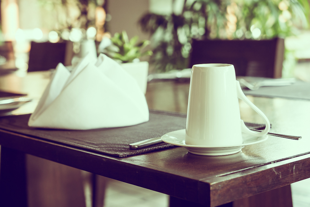 Top Dinnerware Trends in High-End Boutique Coffee Shops