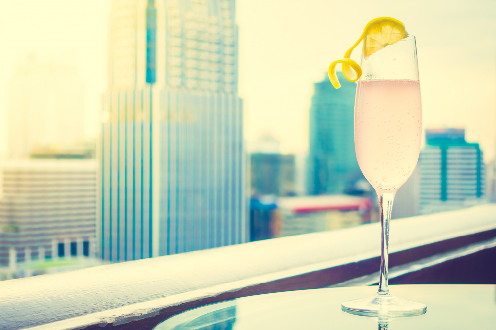 Innovative Glassware Designs for Rooftop Hotel Bars