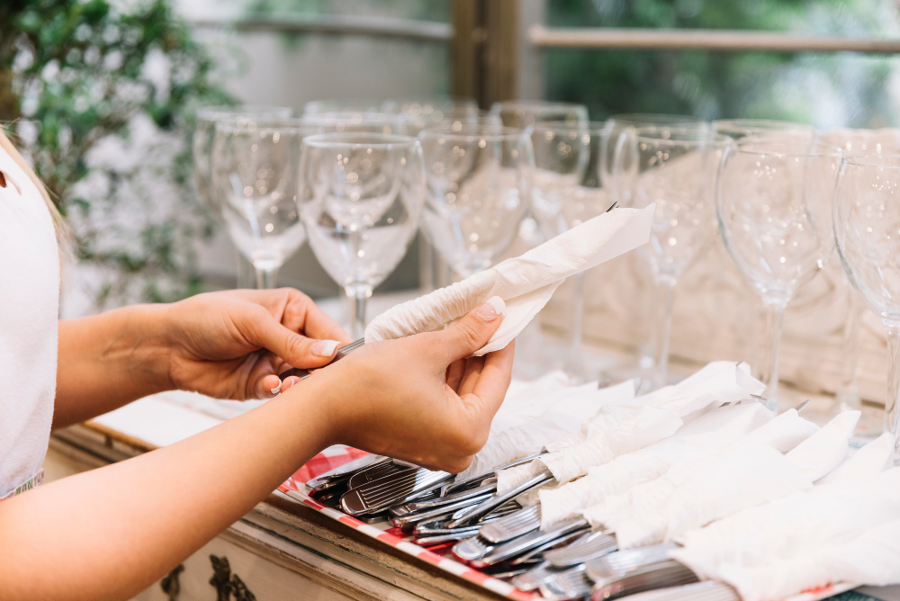 Flatware Maintenance Tips for Resort Dining Facilities in the UAE