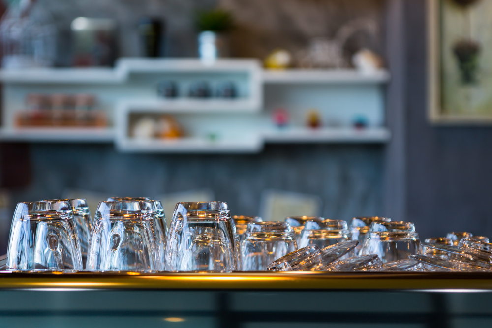 Glassware for Restaurants: Bulk Buying Tips for UAE Hotel Managers