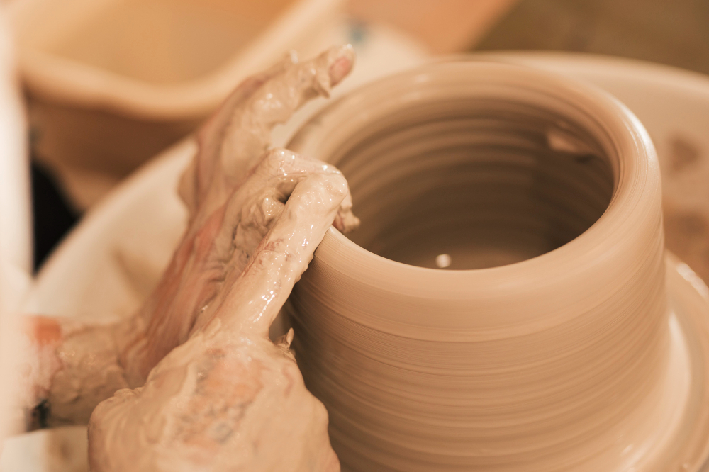 Handmade vs. Mass-Produced Ceramics: Why Hotels Are Choosing Authenticity