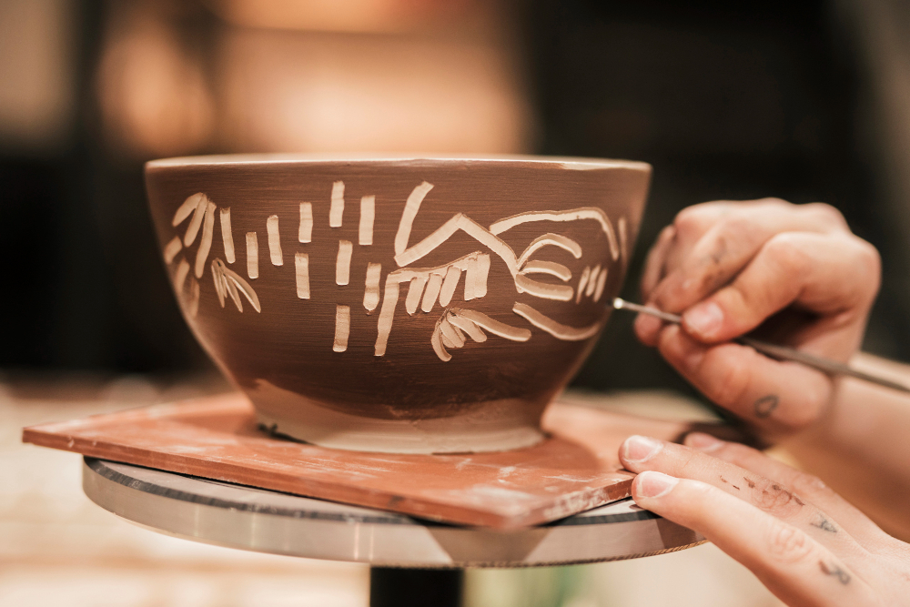 Storytelling Through Ceramics: The Role of Artisanal Tableware in Hospitality