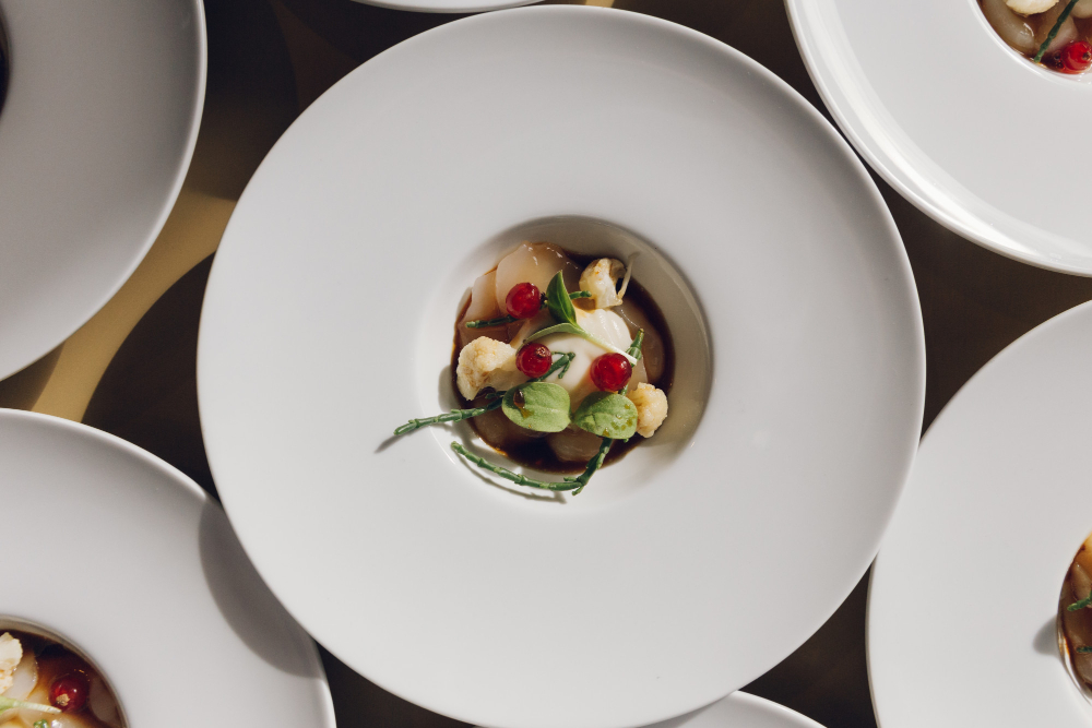 Customizing Hotel Crockery: Reflecting Brand Identity in the UAE