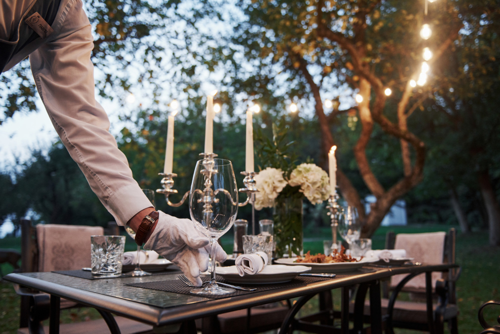 Designing Exclusive Dining Experiences Through Premium Hospitality Services
