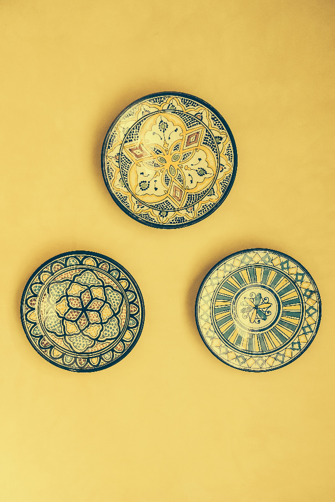 Blending Heritage Art with Luxury Through Artisan‑Designed Personalised Photo Ceramic Plates