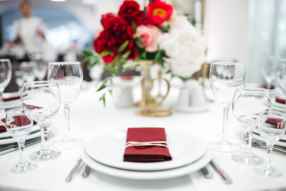 Elevate Events with Customizable Luxury Dinnerware from a Hotel Supplies Company UAE