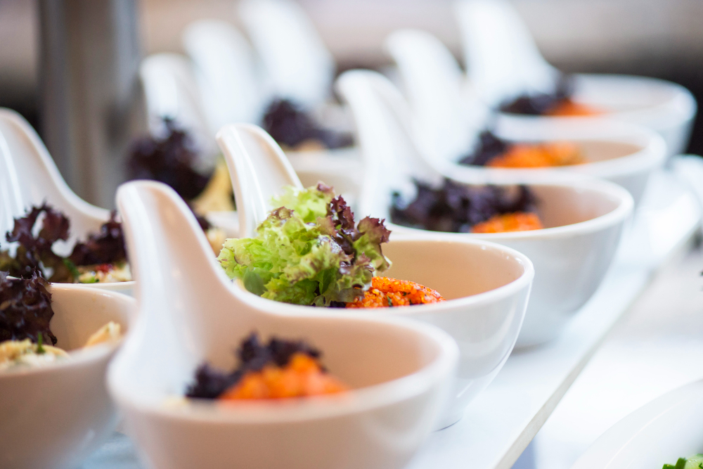 HORECA Suppliers in Dubai Providing Boutique Café Operators Personalized Crockery Kits