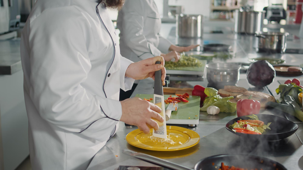 How Commercial Kitchenware Suppliers UAE Enhance Consistency Across Multi‑Property Culinary Operations