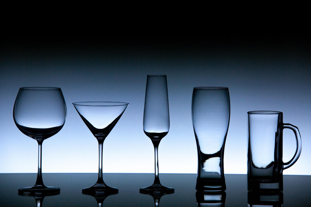 Comparing Dubai’s Top Glassware Suppliers for Hotels, Bars, and Restaurants