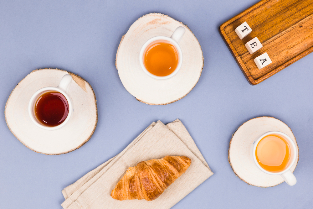 Buy Cafe Cups and Saucers with Scratch-Resistant Glazes for Long-Lasting Shine
