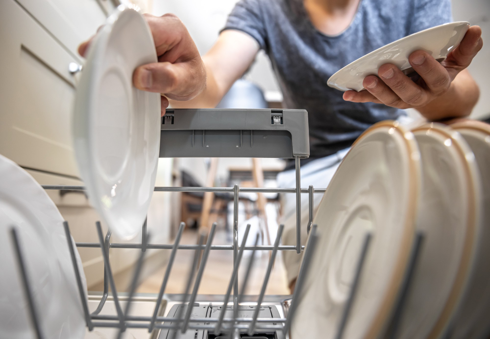 Why Premium Hotel Supplies Dubai Kitchens Rely on Dishwasher-Safe Utensils