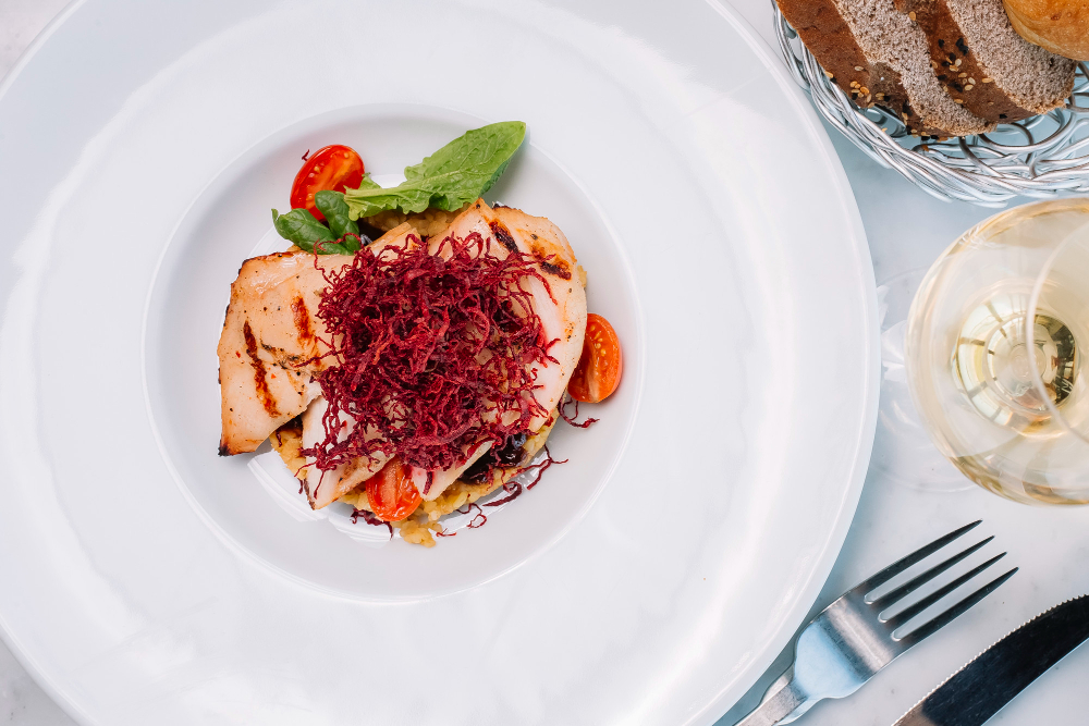 How Chinaware Suppliers in Dubai Offer Personalization Options that Resonate with Brand Storytelling