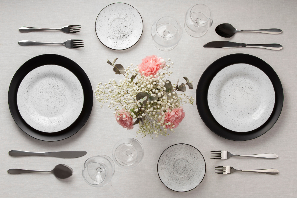 How Hospitality Crockery Suppliers Adapt to the Custom Needs of Fine Dining Establishments