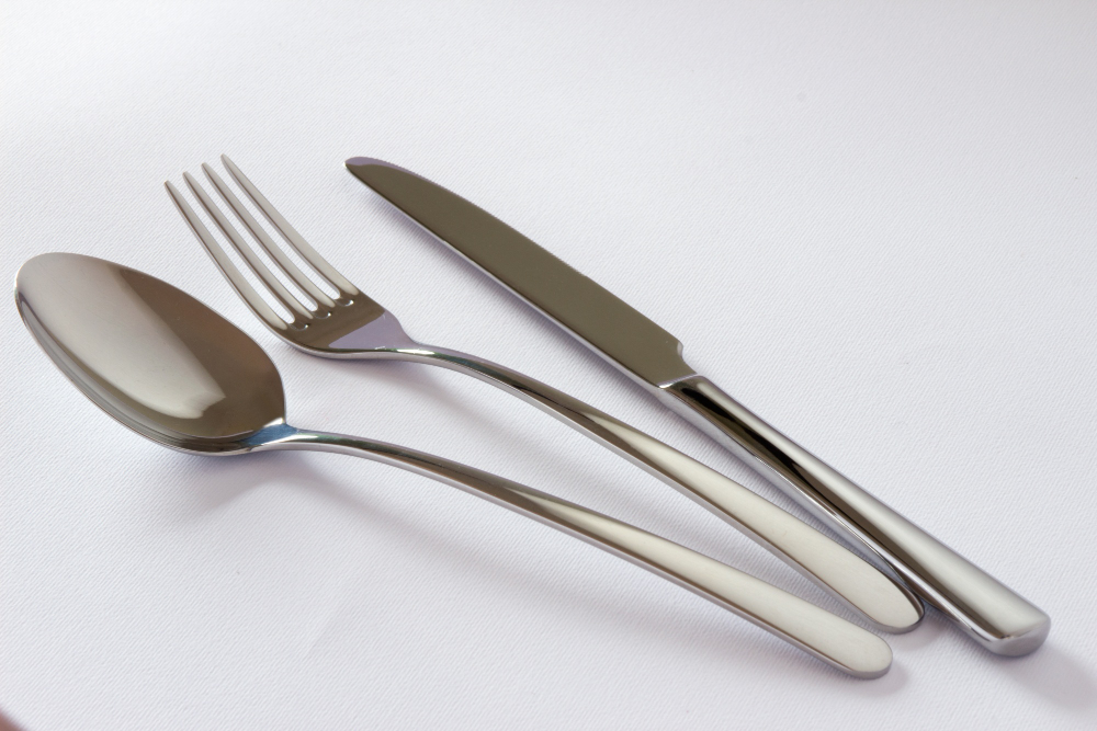 A Guide to Selecting Cutlery Materials for UAE's Elite Hospitality Venues