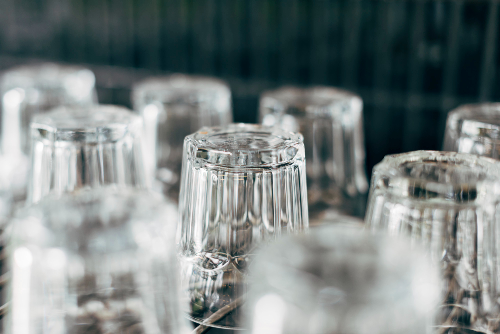 Elegant Glass Tumblers for Upscale Café Service in UAE